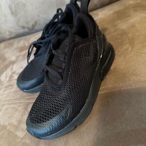 Boys Nike Air Max 270 (size 12)